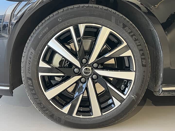 Volvo S90 2026 2026款 B5 智逸豪华版