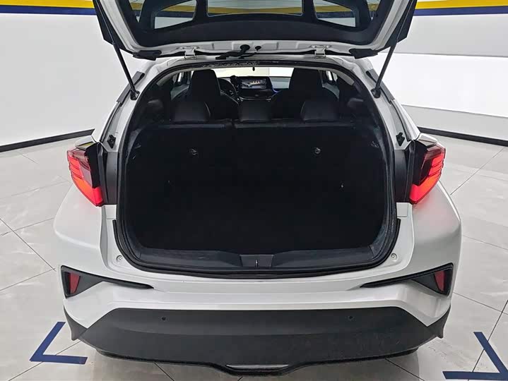 Toyota C-HR 2023 2023款 2.0L 豪华版