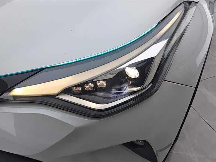 Toyota C-HR 2023 2023款 2.0L 豪华版