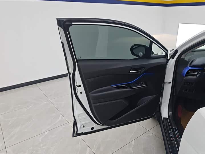 Toyota C-HR 2023 2023款 2.0L 豪华版