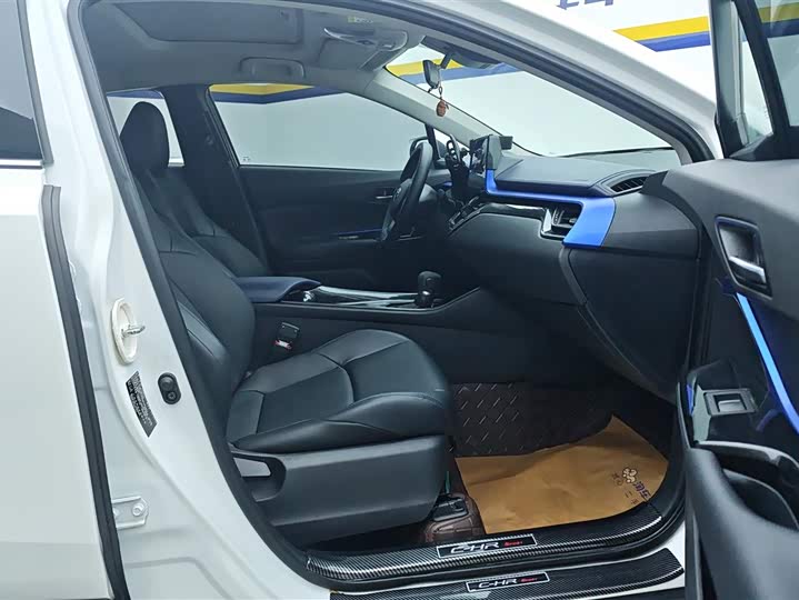 Toyota C-HR 2023 2023款 2.0L 豪华版