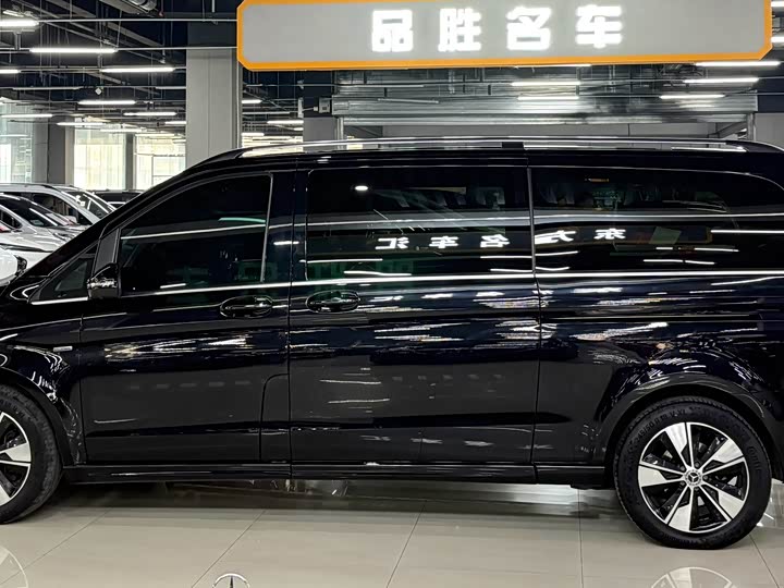 Mercedes-Benz V-Class 2022 2022款 V 260 L 长轴距尊贵版