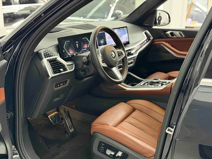 BMW X7 2023 2023款 xDrive40i 尊享型M运动套装