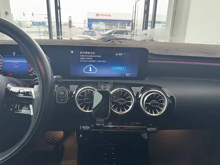 Фото 8 - Mercedes-Benz A-Class