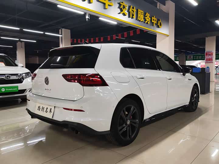 Фото 3 - Volkswagen Golf