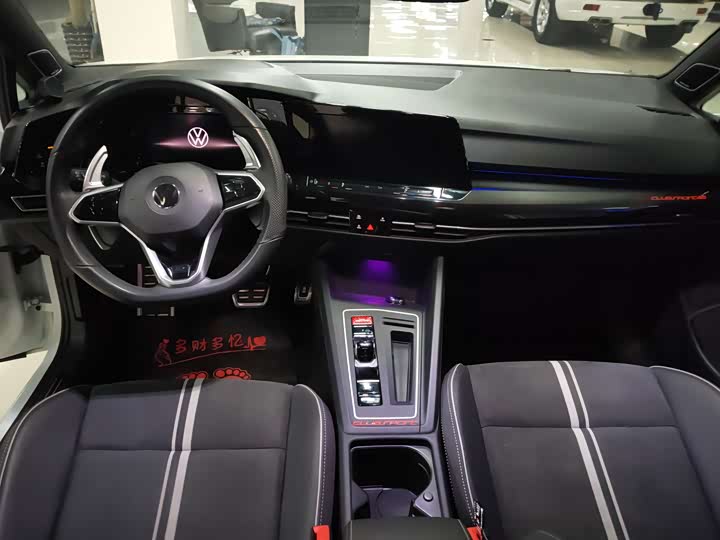 Фото 9 - Volkswagen Golf