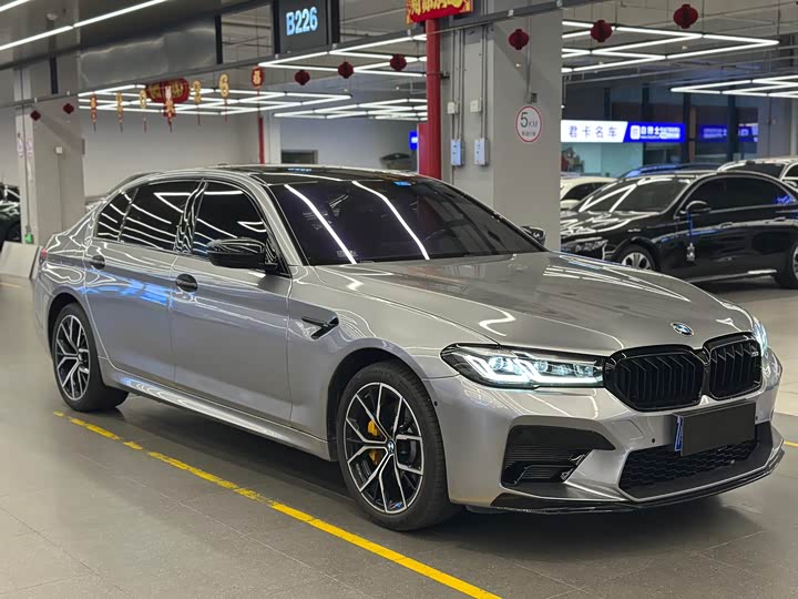 Фото 3 - BMW 5 Series