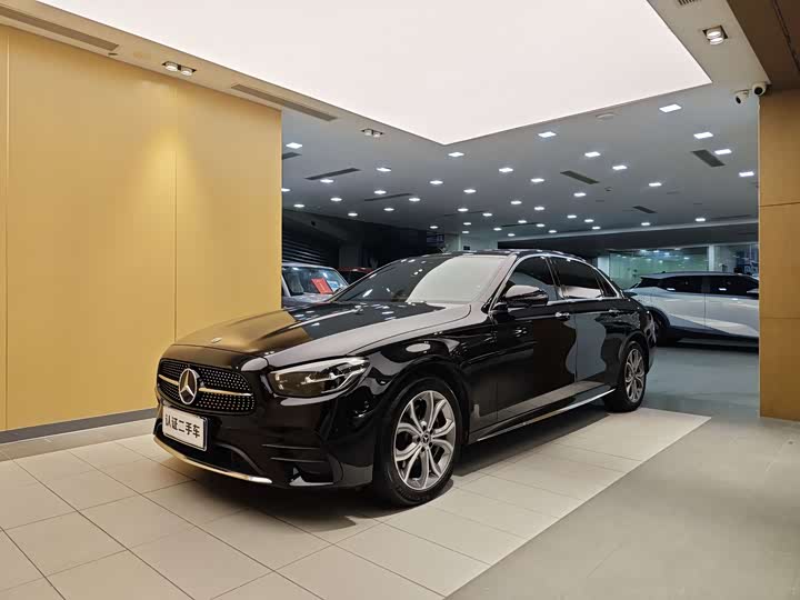 Zdjęcie 1 - Mercedes-Benz E-Class