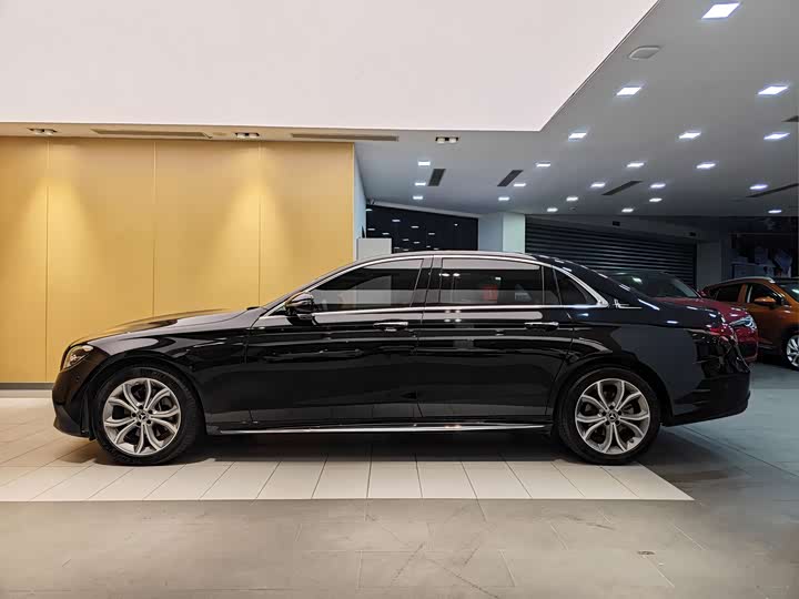 Zdjęcie 6 - Mercedes-Benz E-Class
