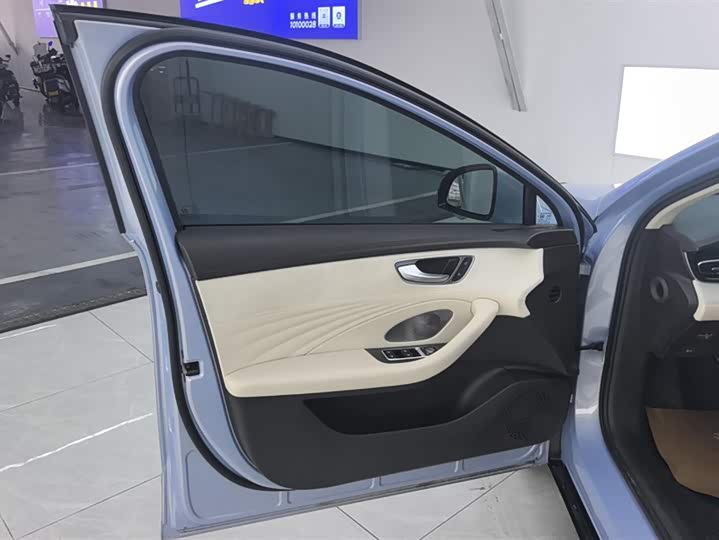 Roewe D7 2023 2023款 EV 510km 后驱旗舰版