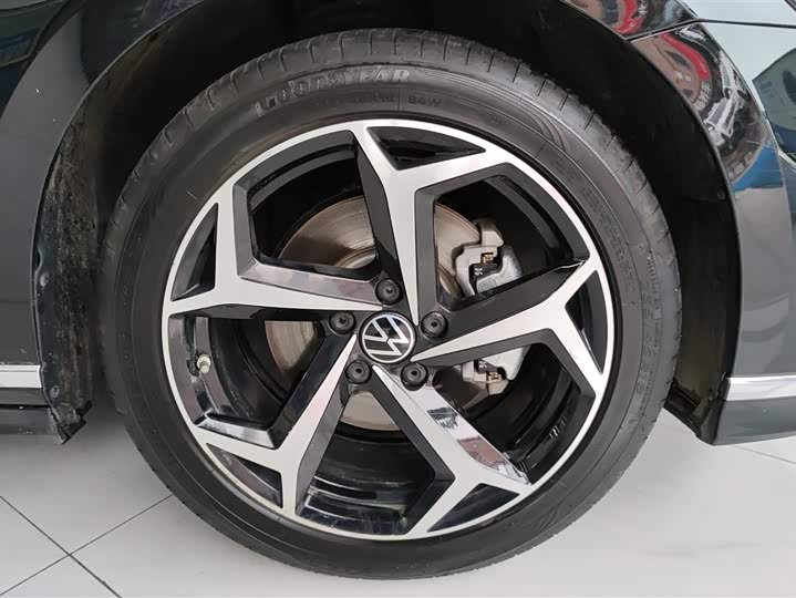 Фото 6 - Volkswagen Magotan