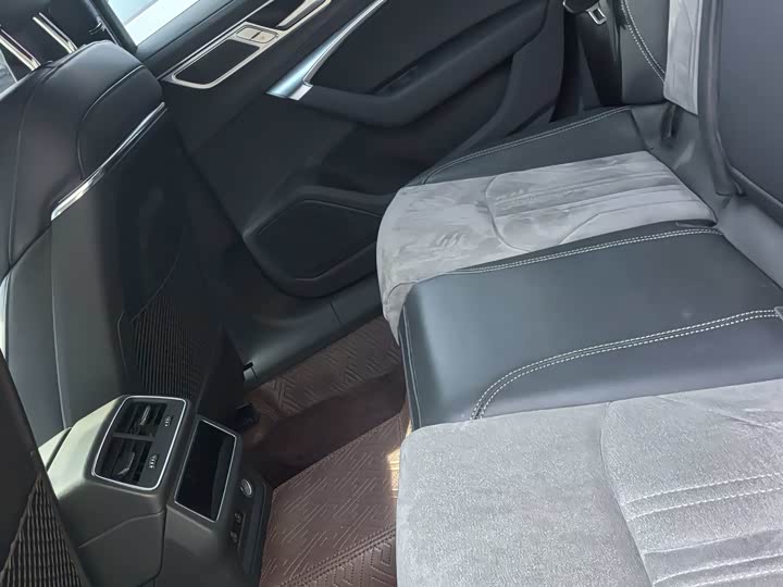 Photo 9 - Audi A6L