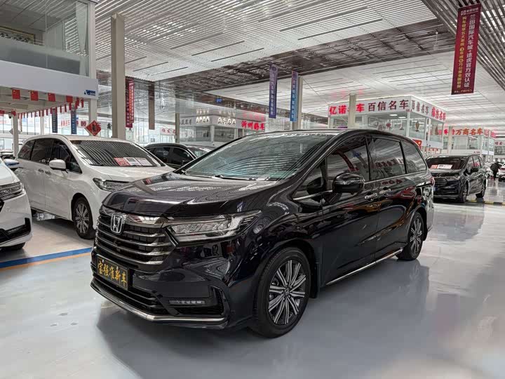 Фото 1 - Honda Odyssey