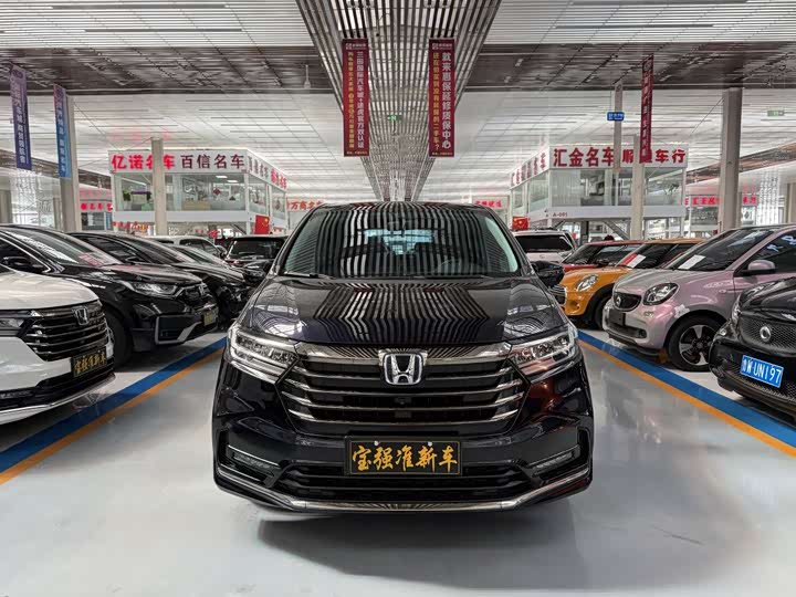 Фото 2 - Honda Odyssey