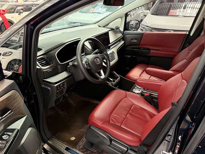 Фото 4 - Honda Odyssey