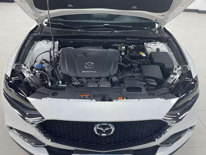 Photo 8 - Mazda CX-4