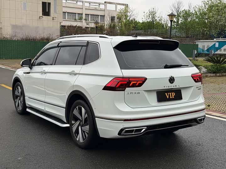 Фото 7 - Volkswagen Tiguan L Pro