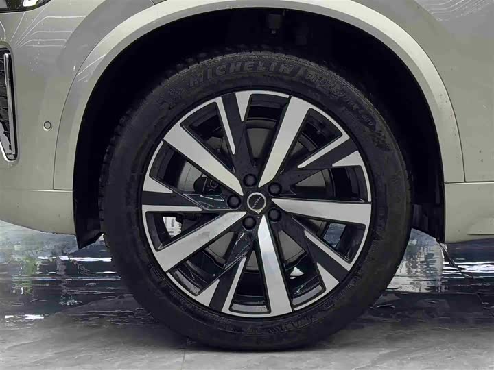 Volvo XC90 2025 2025款 改款 B6 智远豪华版 6座