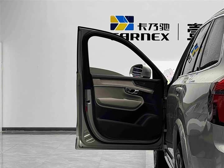 Volvo XC90 2025 2025款 改款 B6 智远豪华版 6座