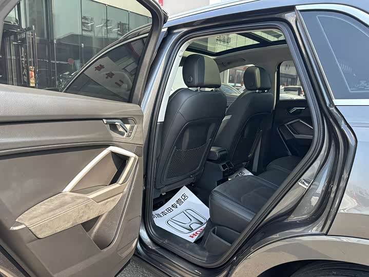 Zdjęcie 6 - Audi Q3