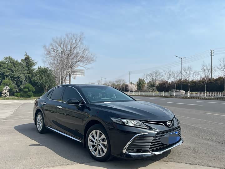 Фото 7 - Toyota Camry
