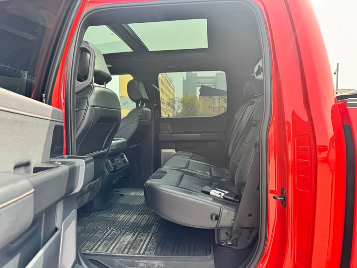 Фото 8 - Ford F-150 Raptor