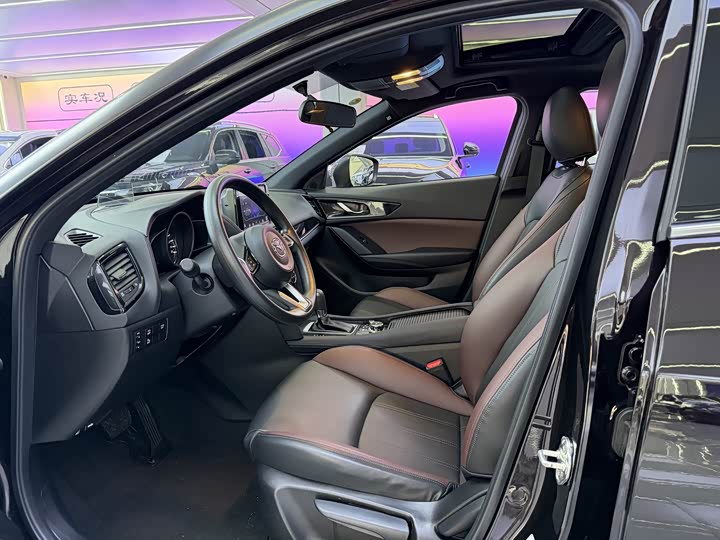 Фото 4 - Mazda CX-4