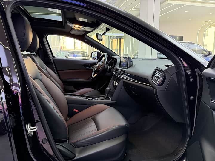 Фото 6 - Mazda CX-4