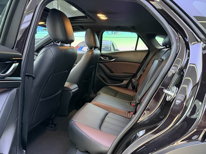 Фото 7 - Mazda CX-4