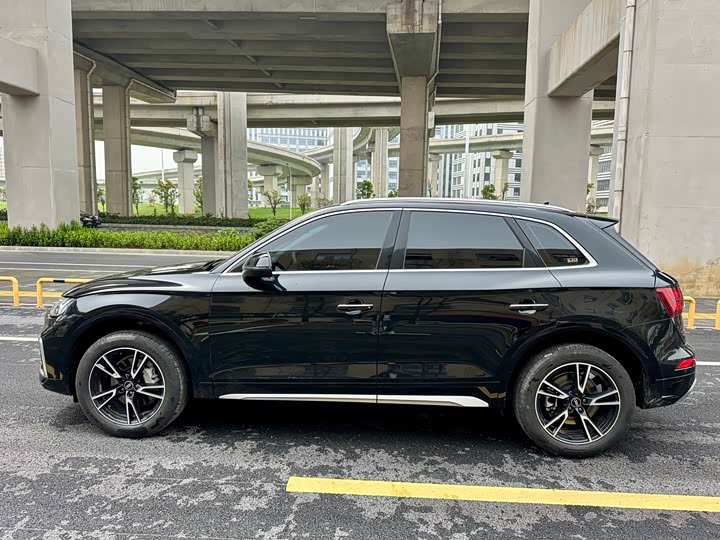 Фото 5 - Audi Q5L