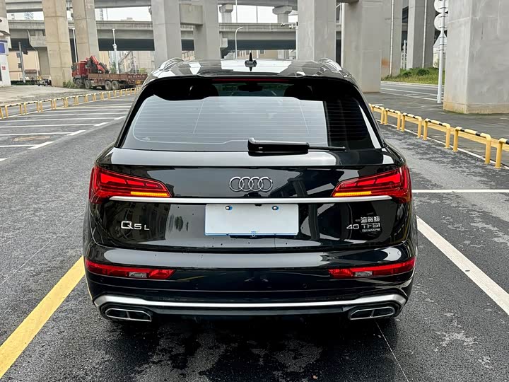 Фото 6 - Audi Q5L