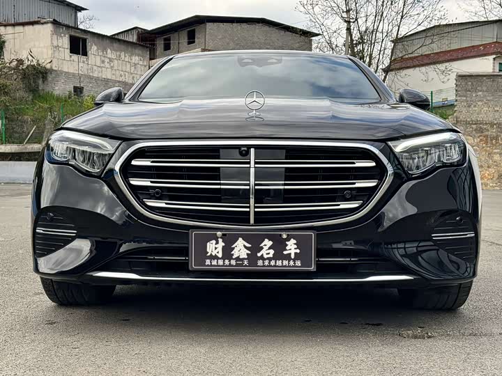 Фото 2 - Mercedes-Benz E-Class