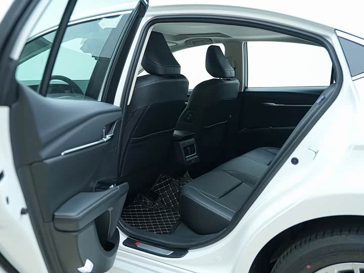 Toyota Camry 2026 2026款 2.0GVP 豪华版