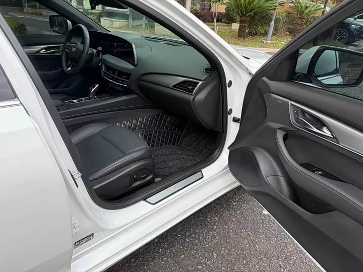 Фото 7 - Cadillac CT5
