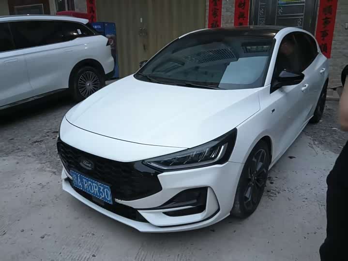Ford Focus 2022 2022款 两厢 EcoBoost 180 自动ST Line