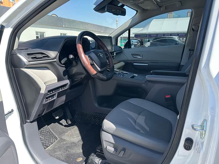 Toyota Sienna 2021 2021款 2.5L混动 豪华版