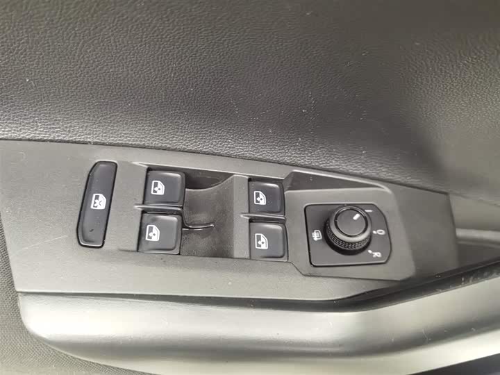 Фото 9 - Volkswagen Polo