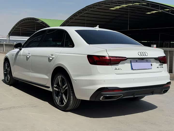 Zdjęcie 4 - Audi A4L