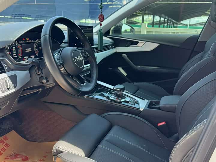 Zdjęcie 7 - Audi A4L