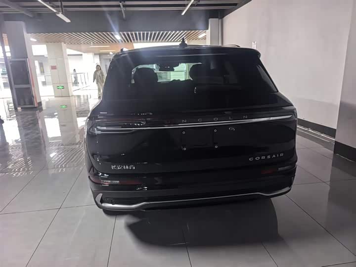 Фото 6 - Lincoln Corsair