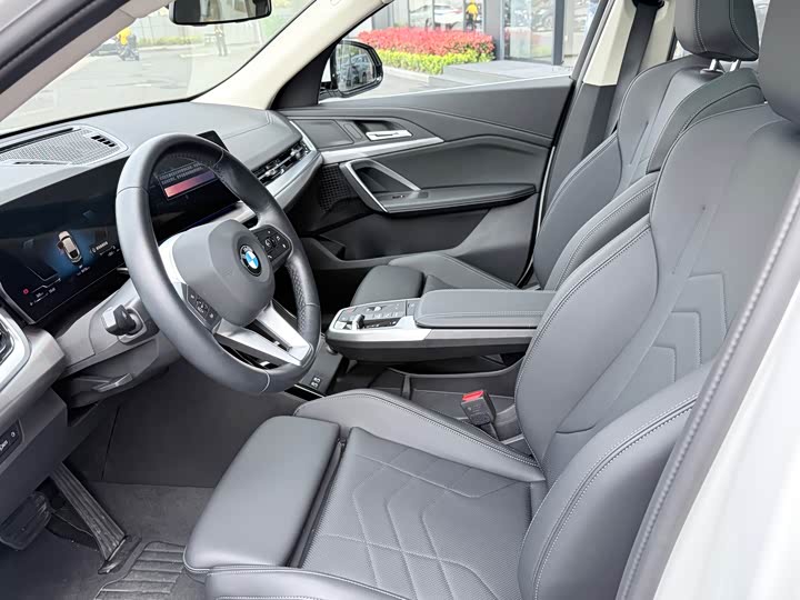 BMW X2 2025 2025款 sDrive25i M运动套装