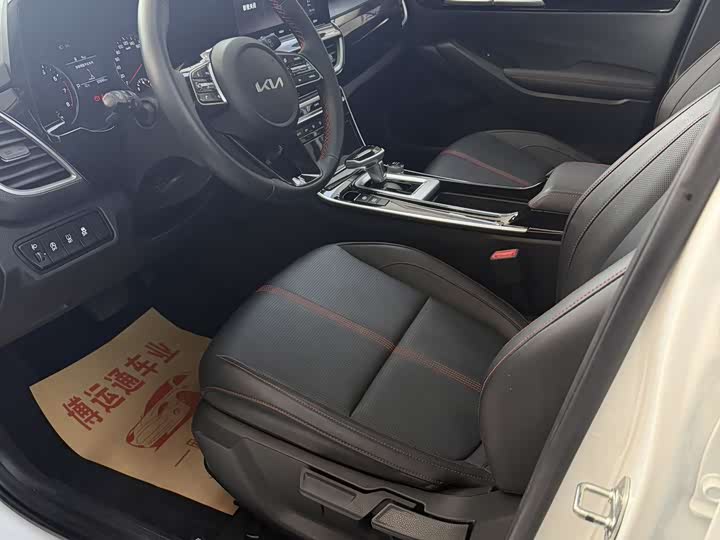 Фото 6 - Kia KX3