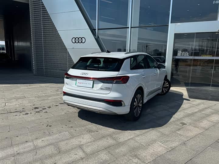 Фото 3 - Audi Q4 e-tron