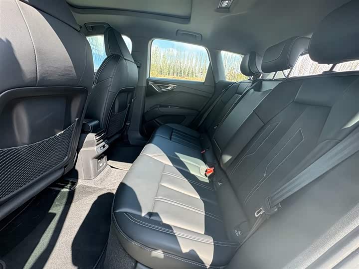Фото 6 - Audi Q4 e-tron