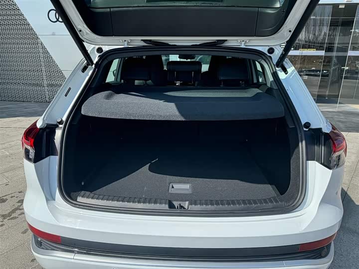 Фото 8 - Audi Q4 e-tron