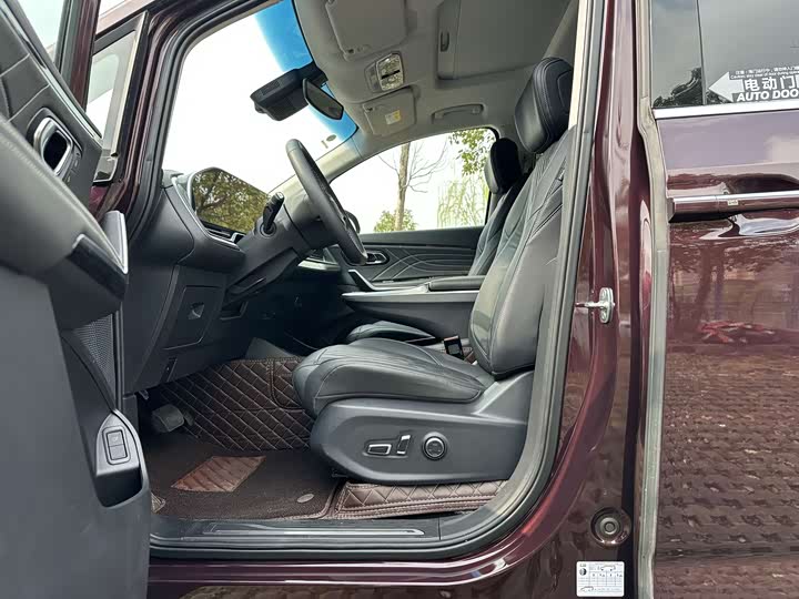 Maxus G90 2022 2022款 2.0T 星际七座版