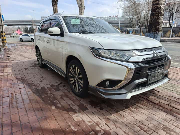 Mitsubishi Outlander 2020 2020款 2.0L 两驱畅享版 5座