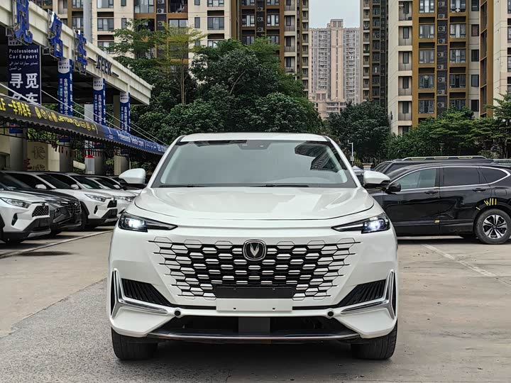 Zdjęcie 2 - Changan UNI-K Hybrid