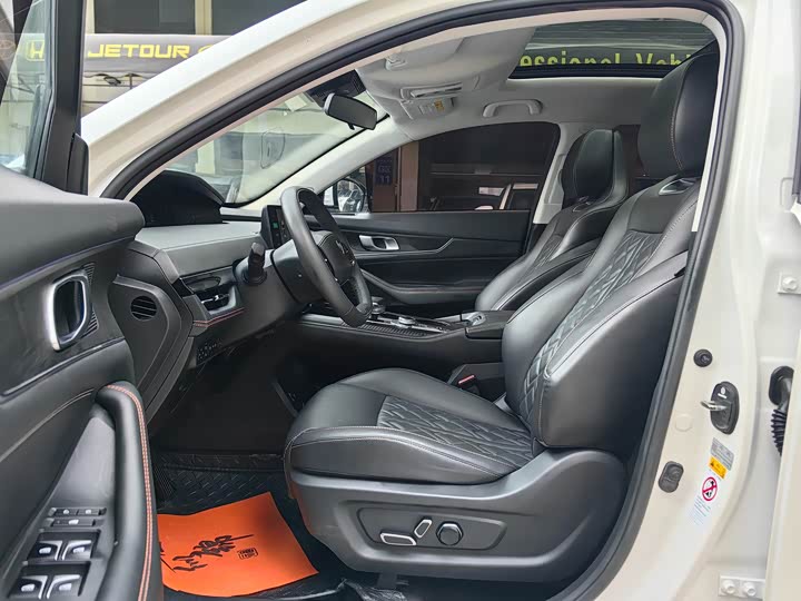 Zdjęcie 4 - Changan UNI-K Hybrid