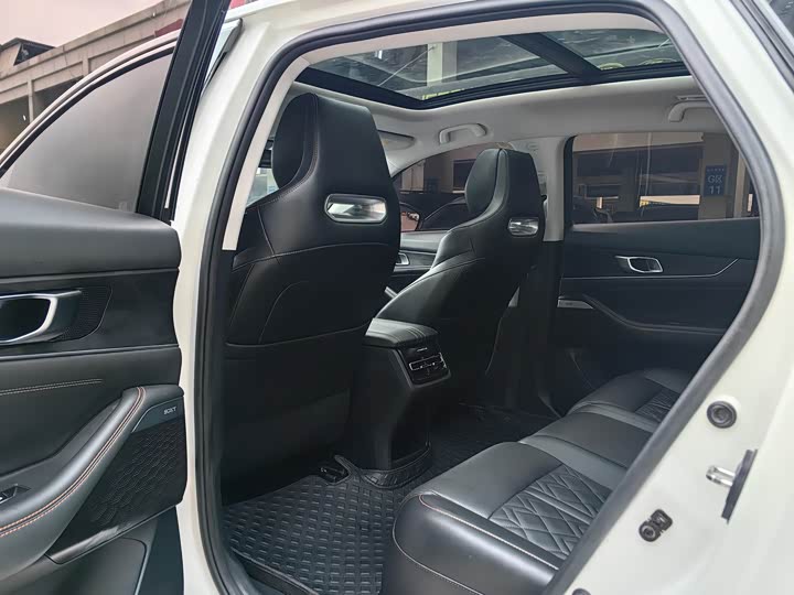 Zdjęcie 5 - Changan UNI-K Hybrid